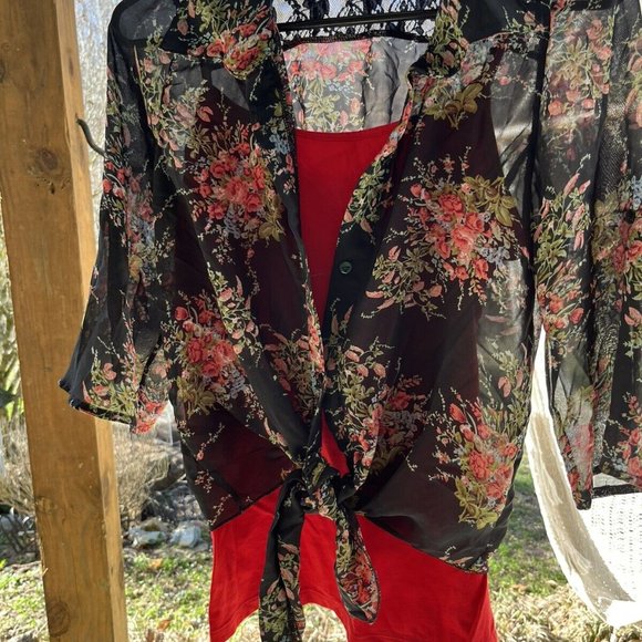 Wet Seal Women's Size M Sheer quarter length sleeve-Neck Black Floral Blouse - Picture 10 of 10